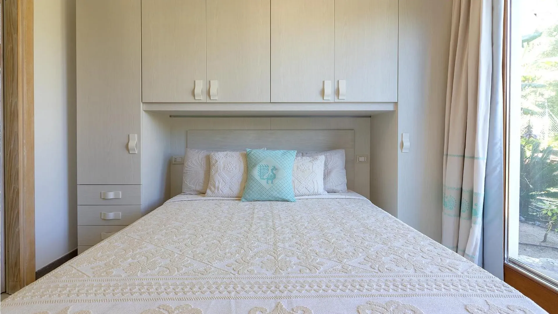 Villa Janas Luxury Villa Surrounded By Large Park, Swimming Pool, Parking And Wifi Alghero